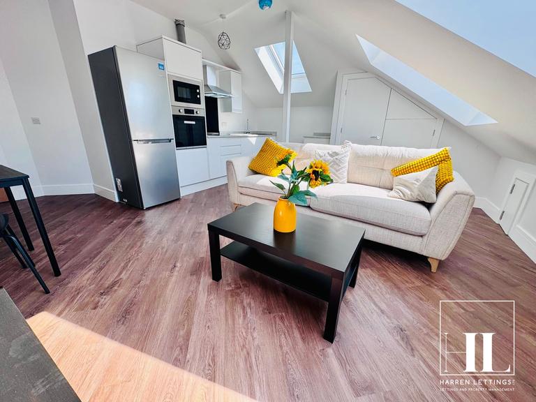45 Loughborough Road, West Bridgford, Nottingham, NG2 7LA