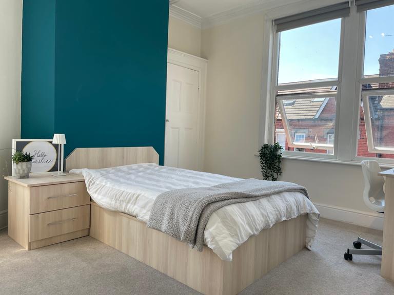 Winston Gardens, Headingley, Leeds, LS6 3LA