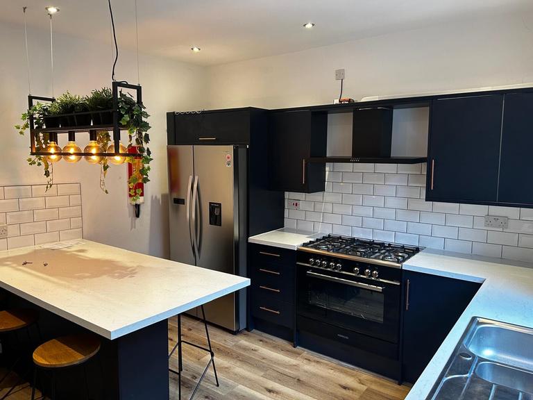 Ashville Grove, Hyde Park, Leeds, LS6 1LY