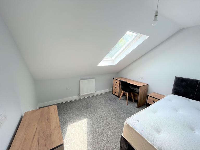 Downend Road, Fishponds, Bristol, BS16 5BE