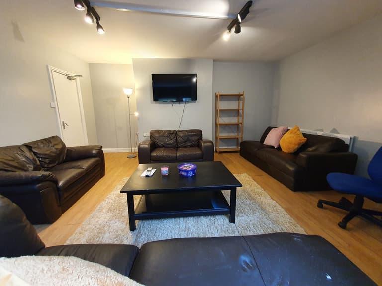 Delph Lane, Woodhouse, Leeds, LS6 2HQ Delph Lane, Woodhouse, Leeds, LS6 2HQ