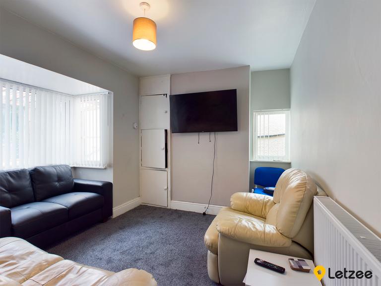 Dillwyn Road, Sketty, Swansea, SA2 9AE