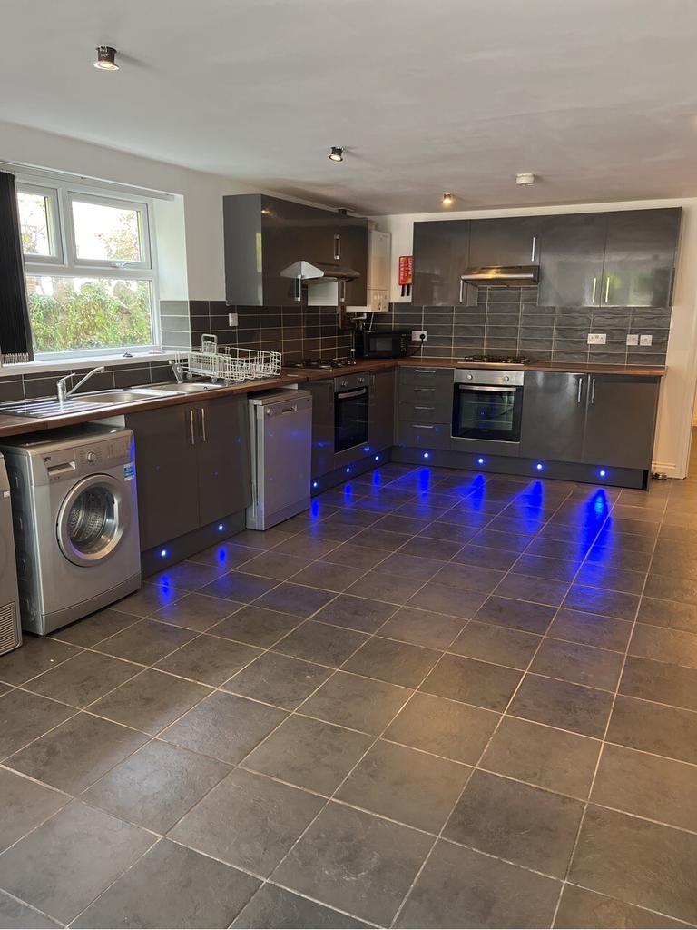 Wyeverne Road, Cathays, Cardiff, CF24 4BG