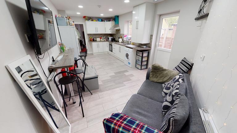 Selly Hill Road, Selly Oak, Birmingham, B29 7DL