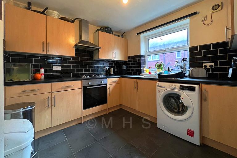 Walmsley Road, Hyde Park, Leeds, LS6 1NG