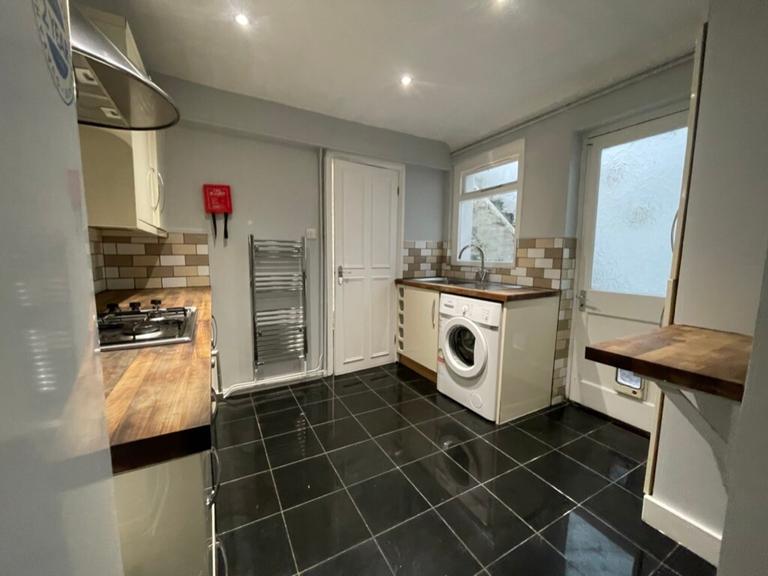 Gladstone Terrace, Lewes Road, Brighton, BN2 3LB