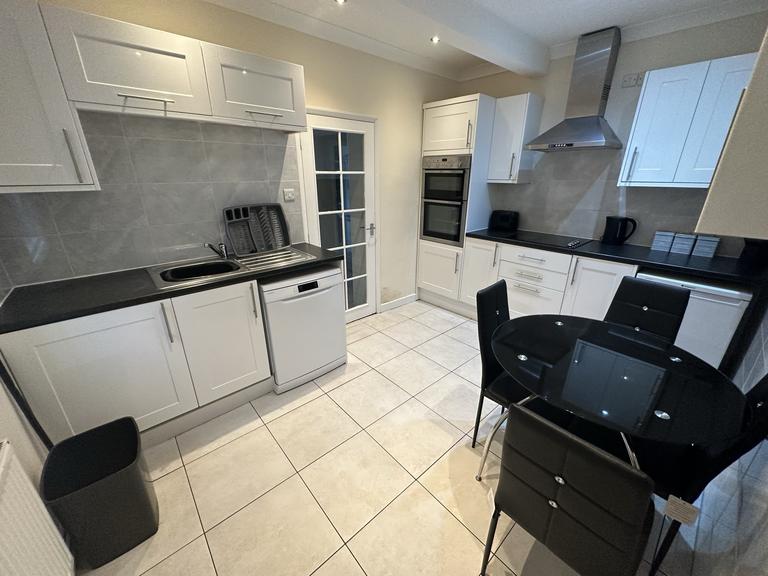 Hartopp Road, Clarendon Park, Leicester, LE2 1WE