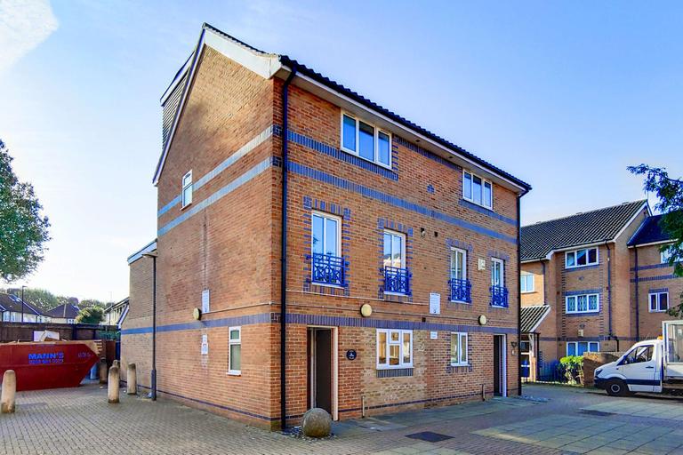 Ambassador Square, Canary Wharf, London, E14 9UX