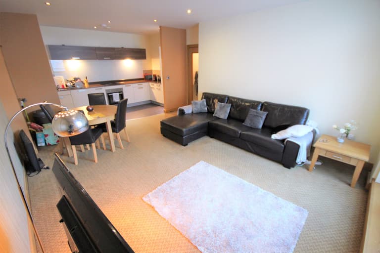 The Lounge Apartments, Headingley, Leeds, LS6 3HU