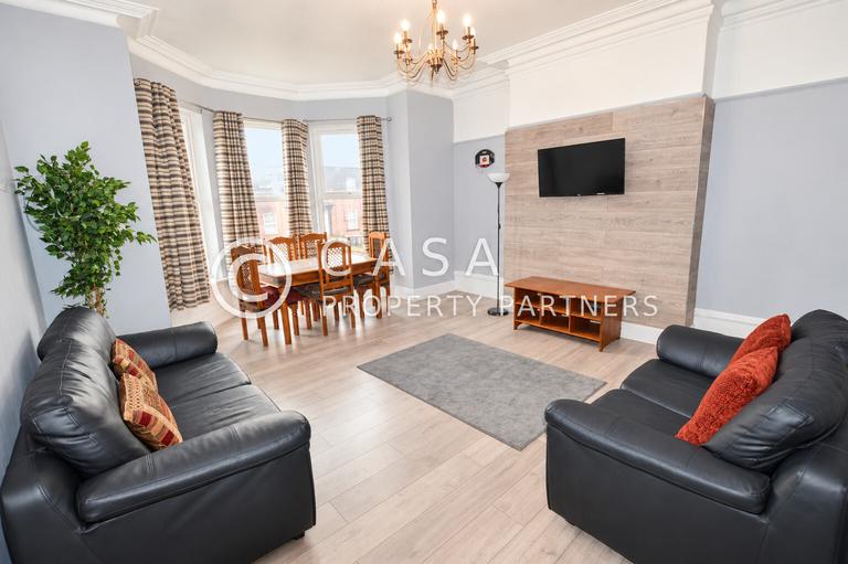 Kensington Terrace, Hyde Park, Leeds, LS6 1BE