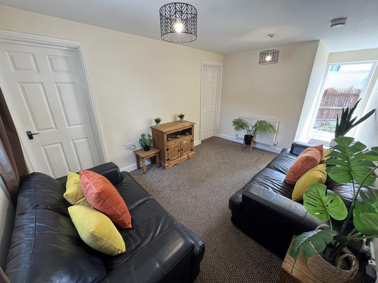 Cunningham Road, North & West Earlham, Norwich, NR5 8HH