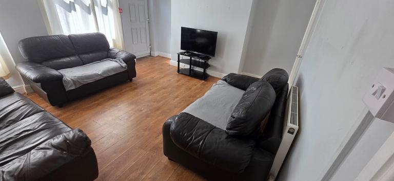 Ashville Road, Burley, Leeds, LS6 1NA