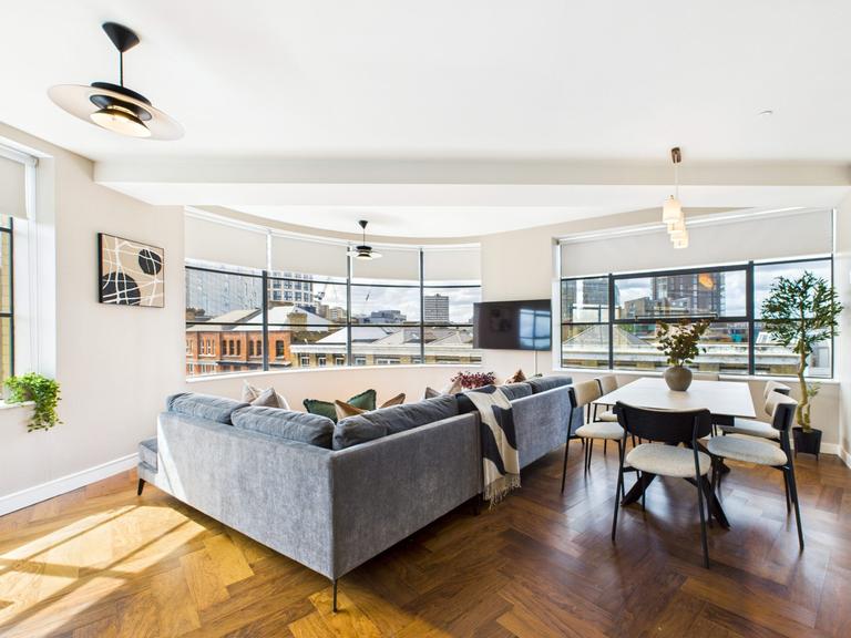 East Road, Shoreditch, London, N1 6AB