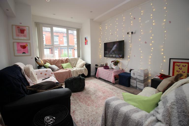 Chestnut Avenue, Hyde Park, Leeds, LS6 1BA