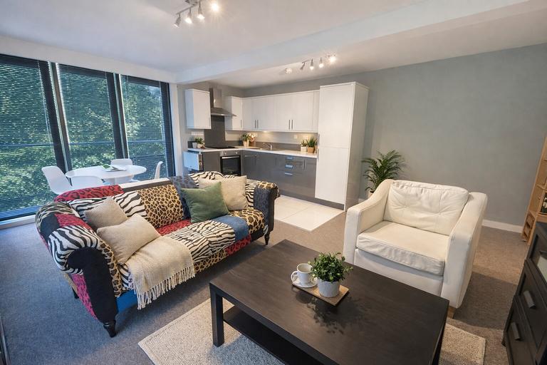 Llanbleddian Gardens, Cathays, Cardiff, CF24 4AT