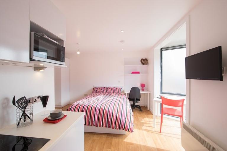 St. Michaels Lane, Headingley, Leeds, LS6 3BR