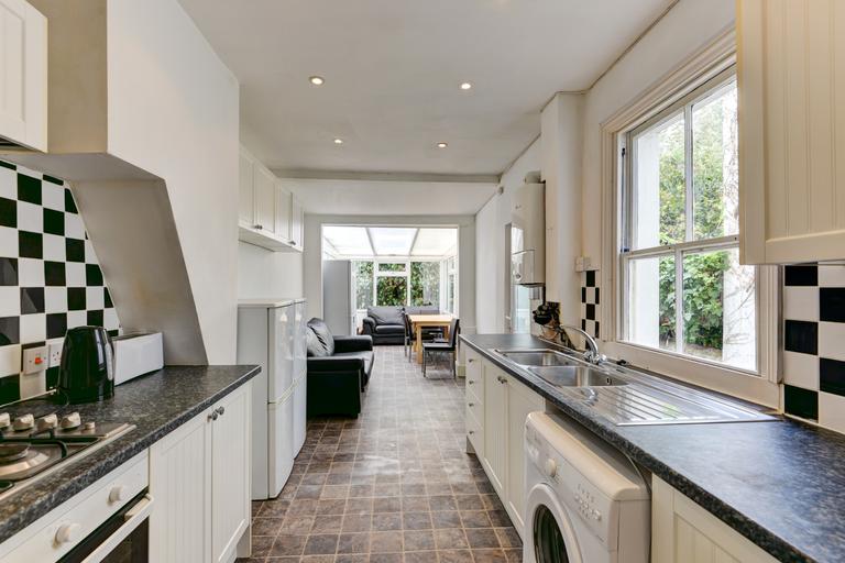Montreal Road, Hanover, Brighton, BN2 9UY