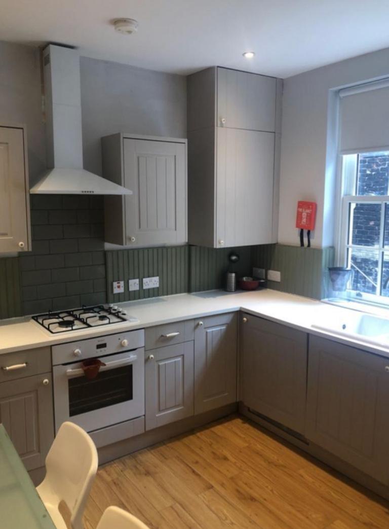 Queen Square, City Centre, Leeds, LS2 8AF