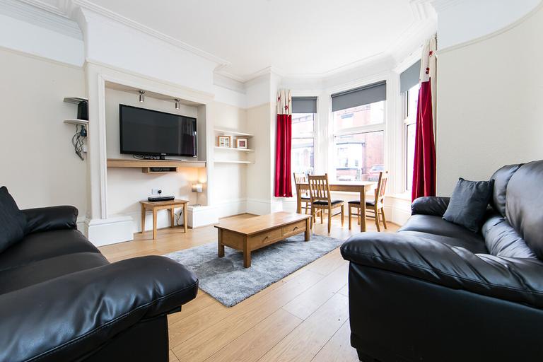 St. Michaels Terrace, Headingley, Leeds, LS6 3BQ