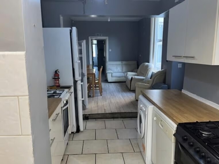 Broomgrove Road, Ecclesall, Sheffield, S10 2NA