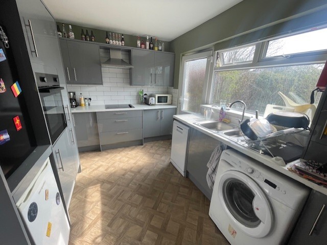 Ash Road, Headingley, Leeds, LS6 3LB