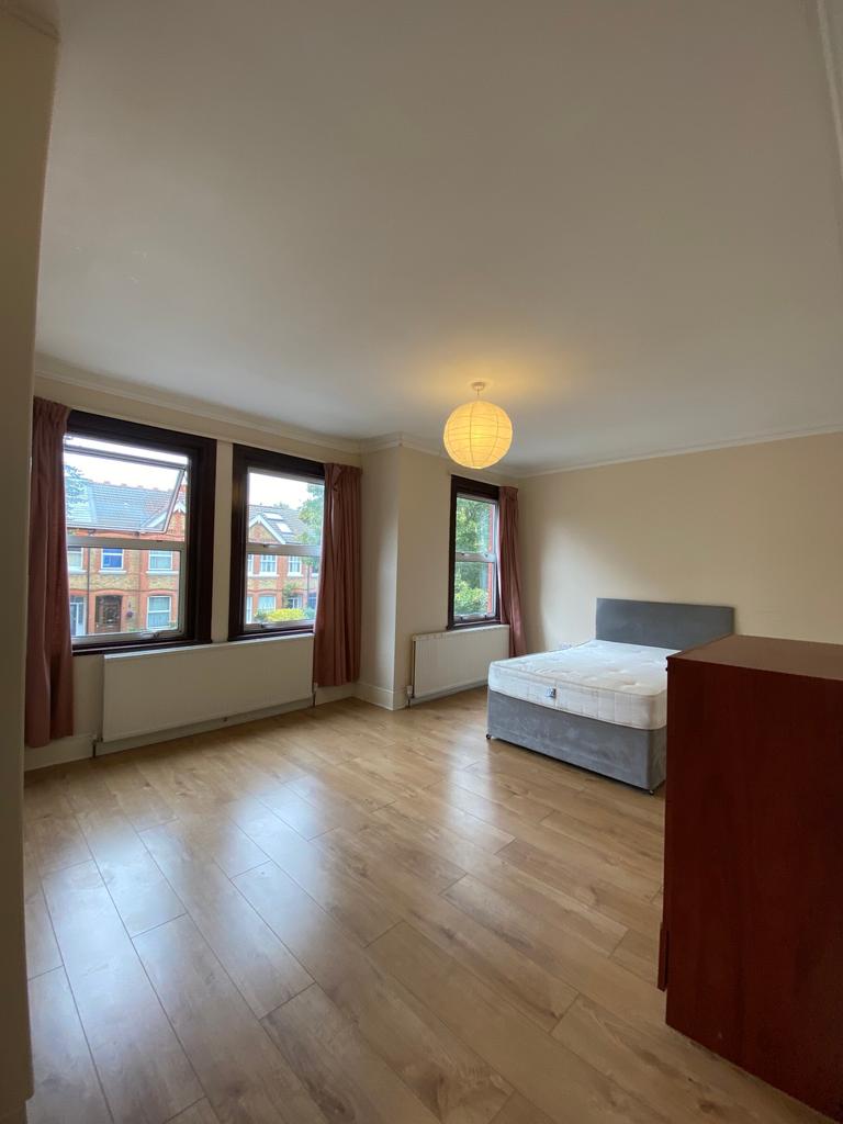 Ealing Park Gardens, Ealing, London, W5 4EU