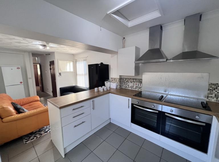 Harriet Street, Cathays, Cardiff, CF24 4BX