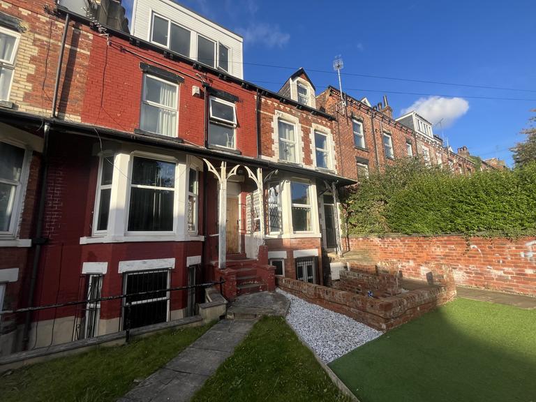 Hyde Park Terrace, Hyde Park, Leeds, LS6 1BJ