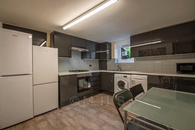 Ashville Avenue, Hyde Park, Leeds, LS6 1LX