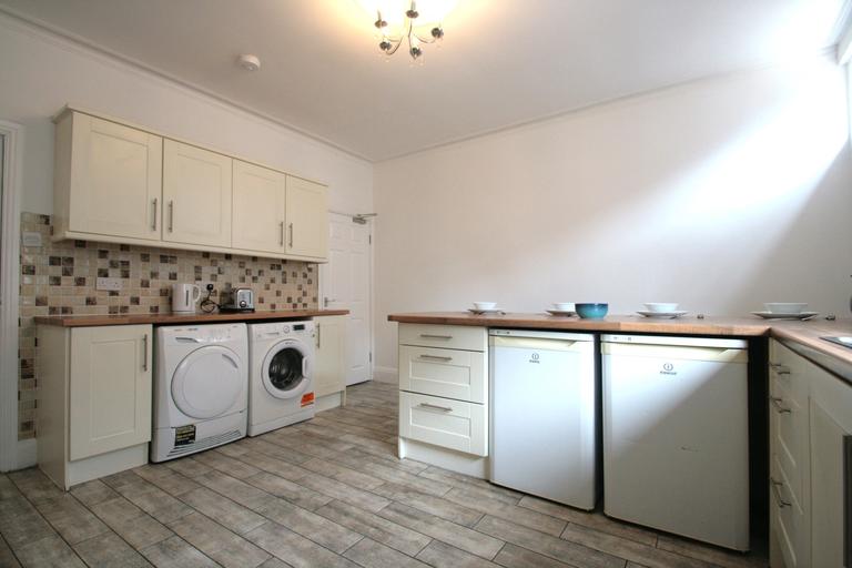 Richmond Avenue, Hyde Park, Leeds, LS6 1BZ