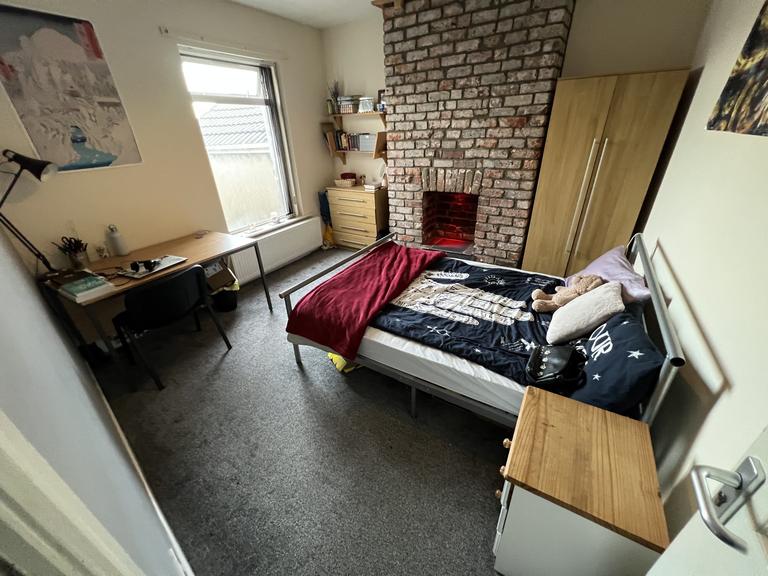 4 bedroom house for rent Kemble Street Swansea, SA2 0BX | UniHomes