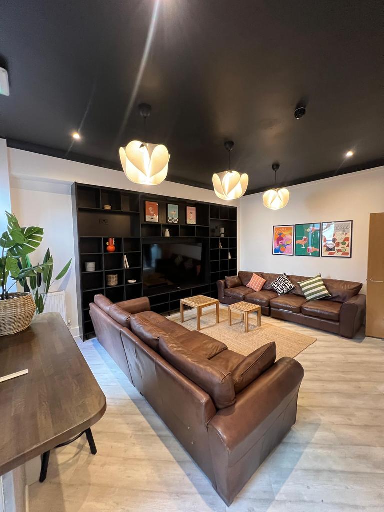 Kendal Lane, City Centre, Leeds, LS3 1AY