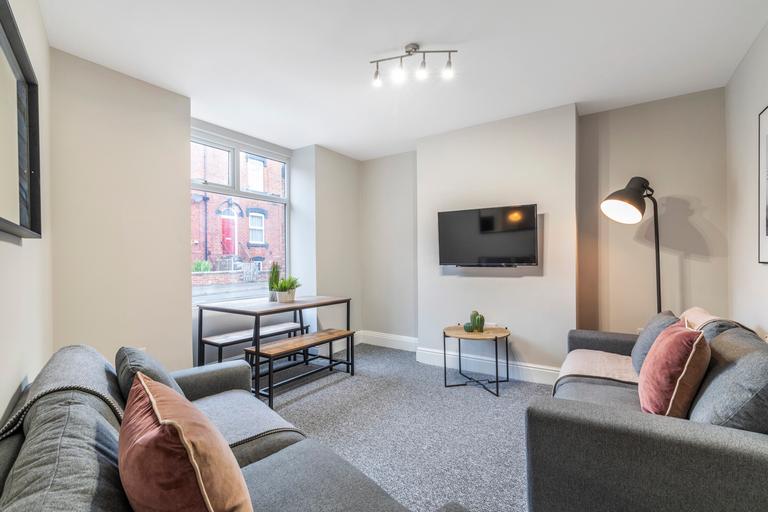 Christopher Road, Woodhouse, Leeds, LS6 2JX