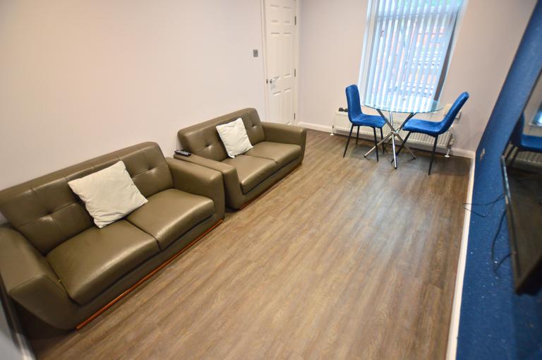 Woodsley Road, Hyde Park, Leeds, LS3 1DT