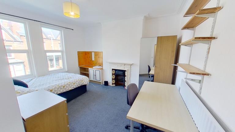 Richmond Mount, Hyde Park, Leeds, LS6 1DG