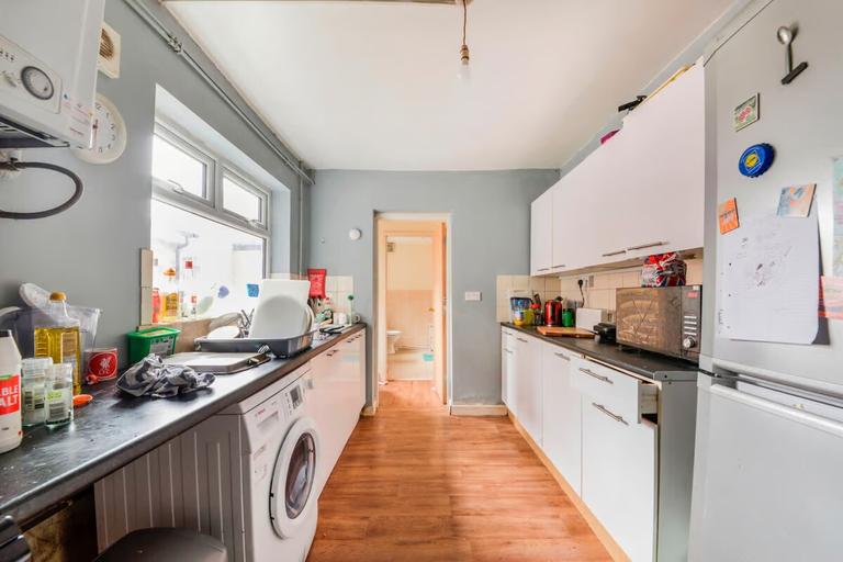 4 bedroom house for rent Bute Avenue, Nottingham, NG7 1QB UniHomes