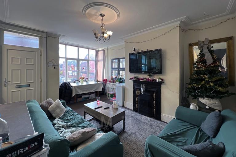 Elsham Terrace, Burley, Leeds, LS4 2RB