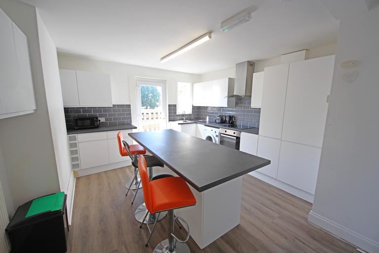 Wimborne Road, Winton, Bournemouth, BH9 2HH