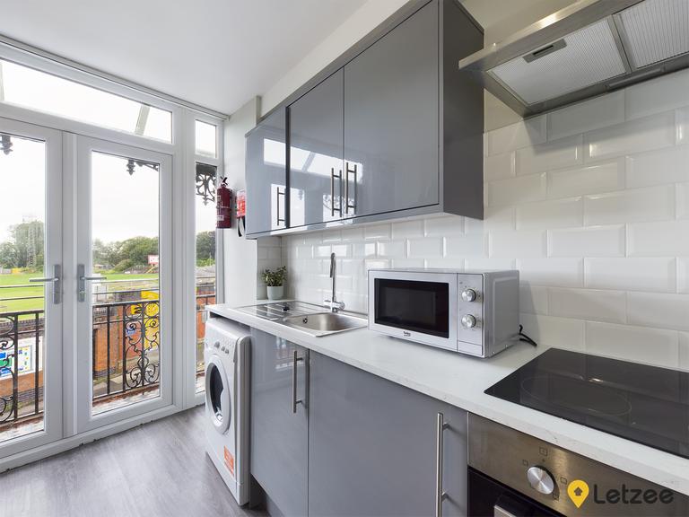 King Edward's Road, Brynmill, Swansea, SA1 4LX