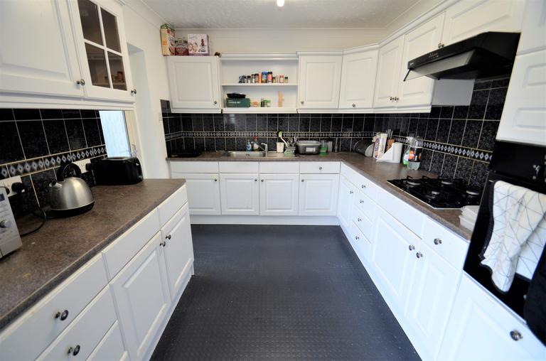 Larchwood Drive, Egham, Surrey, TW20 0SQ