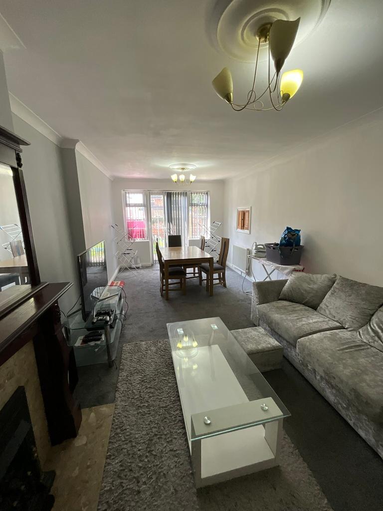 4 bedroom house for rent Rolleston Drive, Nottingham, NG7 1LA UniHomes