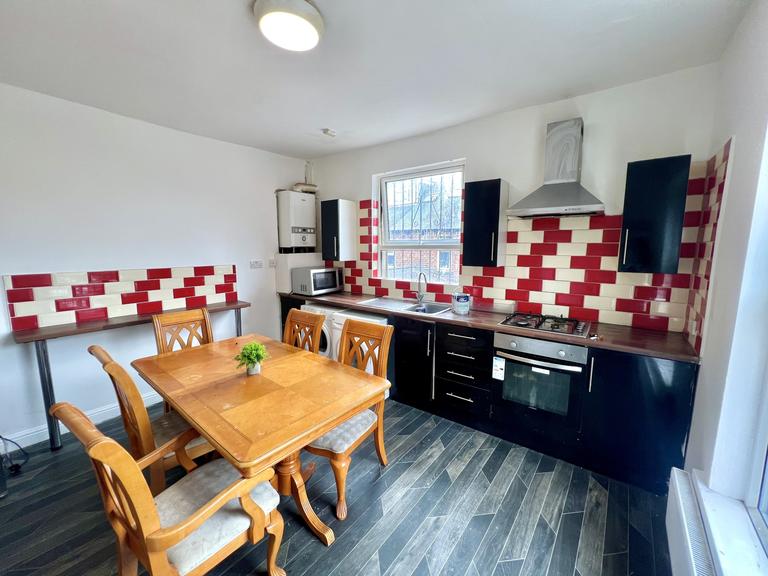 Burley Lodge Street, Hyde Park, Leeds, LS6 1QB