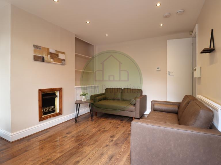 Pennington Terrace, Woodhouse, Leeds, LS6 2JJ