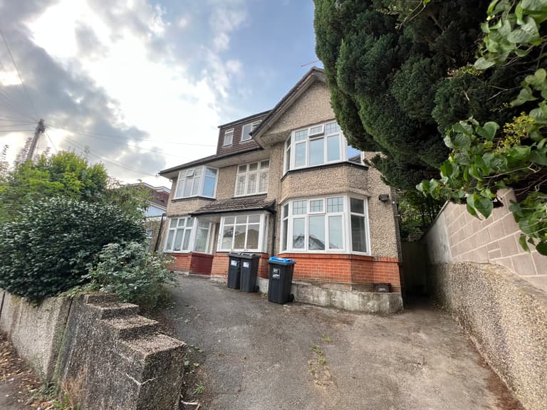 Maxwell Road, Charminster, Bournemouth, BH9 1DQ Maxwell Road, Charminster, Bournemouth, BH9 1DQ