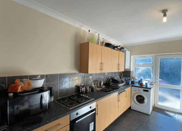 6 bedroom house for rent Blenheim Gardens, Southampton, SO17 3RN UniHomes