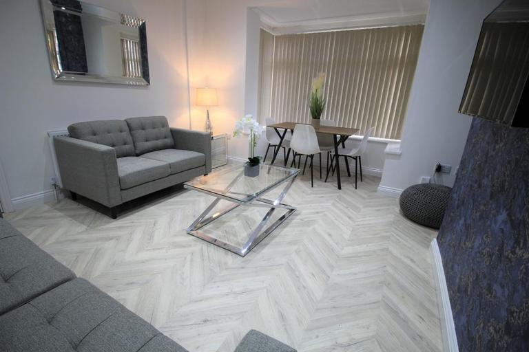 Estcourt Avenue, Headingley, Leeds, LS6 3ET