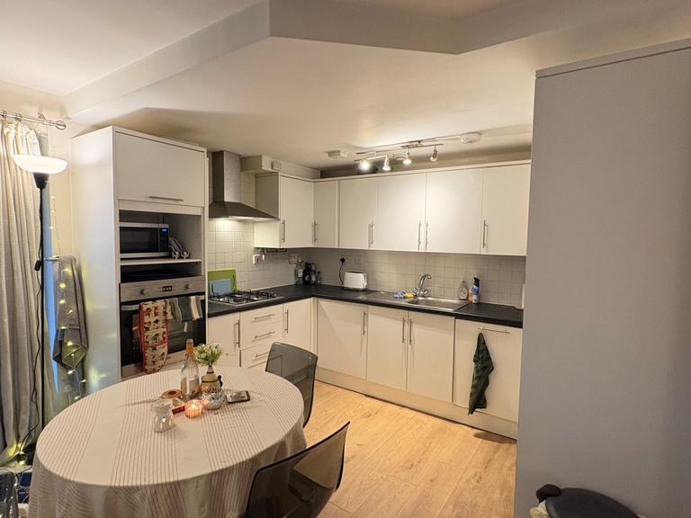 Derby Road, Lenton, Nottingham, NG7 1QJ