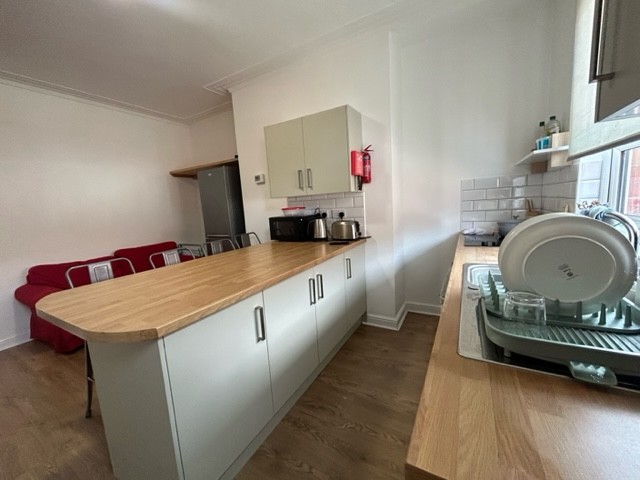 Headingley Avenue, Headingley, Leeds, LS6 3ER