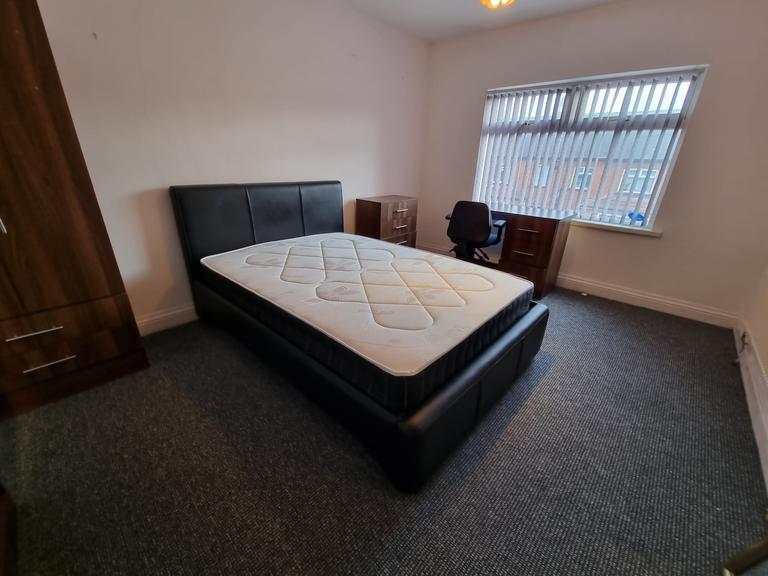 Mayville Avenue, Hyde Park, Leeds, LS6 1NQ