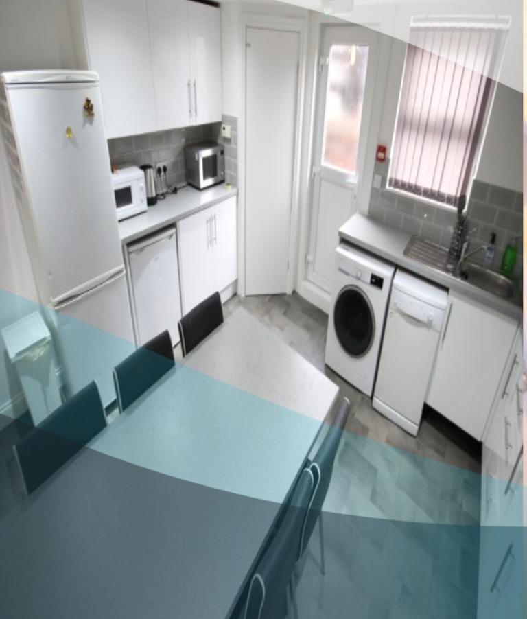 Headingley Mount, Headingley, Leeds, LS6 3EL